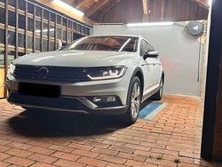 Weiß Gebraucht 2016 VW Passat Alltrack Kombi | 21.500 € (Etwas zu teuer)