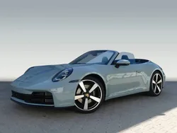 Shadegreenmetallic Gebraucht 2024 Porsche 911 Carrera Cabrio | 149.900 € (Teuer)