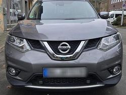 Grau Gebraucht 2016 Nissan X-Trail SUV | 11.500 € (Fairer Preis)