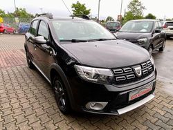 Perlmuttschwarz Gebraucht 2018 Dacia Sandero Celebration Kleinwagen | 8.999 € (Fairer Preis)