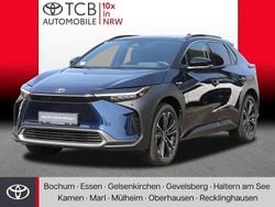 Regentblau metallic / dach schwarz Gebraucht 2023 Toyota bZ4X Basis SUV | 32.989 € (Guter Preis)