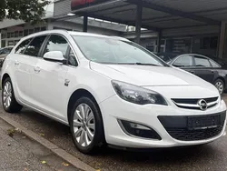 Schneeweiss/olympic/summit whi Gebraucht 2015 Opel Astra Exklusiv Kombi | 6.490 € (Fairer Preis)