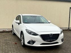Weiß Gebraucht 2015 Mazda 3 Sports-Line Limousine | 6.500 € (Guter Preis)