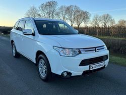 Weiß Gebraucht 2015 Mitsubishi Outlander Edition SUV | 11.900 € (Fairer Preis)