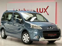 Lackierung blau kyanos/metalli Gebraucht 2011 Peugeot Partner Van / Kleinbus | 6.990 € (Teuer)