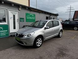 Grau Gebraucht 2009 Dacia Sandero Kleinwagen | 2.790 € (Etwas zu teuer)