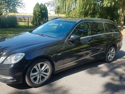 Schwarz Gebraucht 2011 Mercedes E200 Avantgarde Limousine | 9.500 € (Guter Preis)