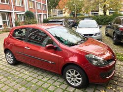 Rot Gebraucht 2006 Renault Clio II Kleinwagen | 2.800 € (Fairer Preis)