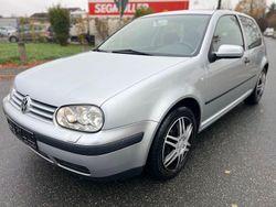 Silber Gebraucht 2001 VW Golf Limousine | 2.199 € (Fairer Preis)