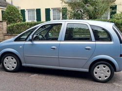 Blau Gebraucht 2005 Opel Meriva Van / Kleinbus | 3.600 € (Etwas zu teuer)