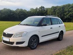 Weiß Gebraucht 2011 Skoda Fabia Ambition Kombi | 1.999 € (Etwas zu teuer)