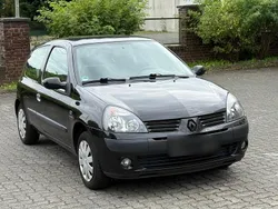 Schwarz Gebraucht 2004 Renault Clio II Kleinwagen | 590 € (Guter Preis)