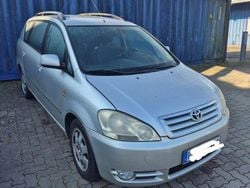 Silber Gebraucht 2001 Toyota Avensis Verso Sol Van / Kleinbus | 1.900 €