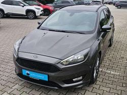 Grau Gebraucht 2018 Ford Focus ST-Line Kombi | 12.999 € (Guter Preis)