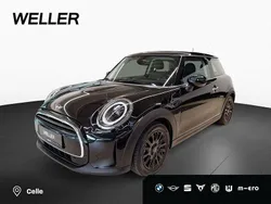 Midnight black (schwarz) Gebraucht 2022 Mini ONE Kleinwagen | 17.950 € (Fairer Preis)