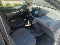 Grau Gebraucht 2004 Nissan Almera Tino Acenta Van / Kleinbus | 600 € (Guter Preis)