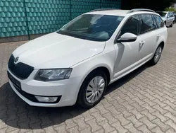 Weiß Gebraucht 2014 Skoda Octavia Ambition Kombi | 7.990 € (Fairer Preis)