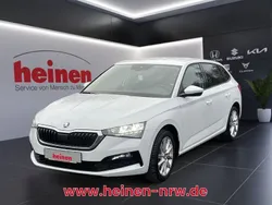 Weiß Gebraucht 2024 Skoda Scala Style Kleinwagen | 19.809 € (Fairer Preis)