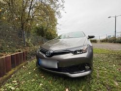 Grau Gebraucht 2018 Toyota Auris Hybrid Kleinwagen | 13.800 € (Fairer Preis)