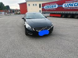 Schwarz Gebraucht 2011 Volvo V60 Kombi | 6.000 € (Etwas zu teuer)