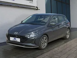 Aurora grey Neu 2025 Hyundai i20 Trend Limousine | 23.870 € (Etwas zu teuer)