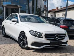 Weiß Gebraucht 2018 Mercedes E220 Avantgarde Limousine | 24.990 € (Guter Preis)