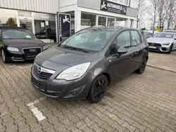 Grau Gebraucht 2011 Opel Meriva Edition Van / Kleinbus | 2.999 € (Guter Preis)