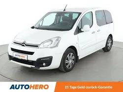 Weiß Gebraucht 2016 Citroën Berlingo SELECTION Van / Kleinbus | 12.850 € (Teuer)