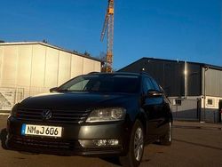 Grau Gebraucht 2011 VW Passat Kombi | 5.499 € (Fairer Preis)