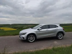 Silber Gebraucht 2018 Mercedes GLA250 SUV | 21.899 € (Guter Preis)