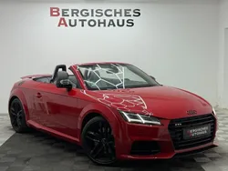 Rot Gebraucht 2015 Audi TT Roadster Ambiente Cabrio | 29.999 € (Fairer Preis)