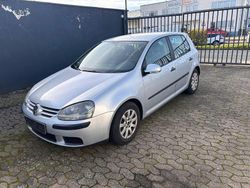 Silber Gebraucht 2004 VW Golf V Comfortline Limousine | 2.399 € (Fairer Preis)