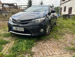 Schwarz Gebraucht 2013 Toyota Auris Touring Sports Kombi | 5.600 € (Teuer)