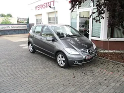 Grau Gebraucht 2011 Mercedes A180 Van / Kleinbus | 8.790 € (Teuer)
