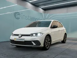 Weiß Gebraucht 2024 VW Polo Beats Limousine | 21.300 € (Fairer Preis)
