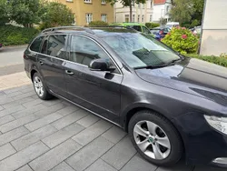 Schwarz Gebraucht 2012 Skoda Superb Ambition Kombi | 4.700 € (Guter Preis)