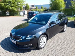 Schwarz Gebraucht 2019 Skoda Octavia Ambition Kombi | 13.990 € (Fairer Preis)