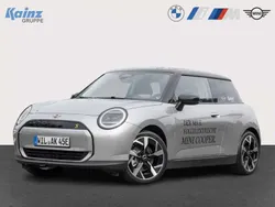 Melting silver metallic Gebraucht 2024 Mini Cooper SE Classic Kleinwagen | 34.890 €