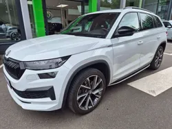 White (metallic) Gebraucht 2023 Skoda Kodiaq SportLine SUV | 39.880 € (Etwas zu teuer)