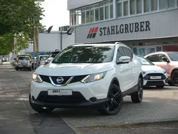 Weiß Gebraucht 2015 Nissan Qashqai 360º SUV | 11.790 € (Guter Preis)