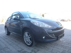 Grau Gebraucht 2010 Peugeot 206+ Kleinwagen | 1.950 € (Fairer Preis)