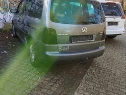 Grau Gebraucht 2005 VW Touran Conceptline Van / Kleinbus | 2.400 € (Guter Preis)