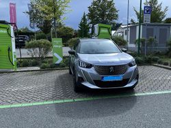 Grau Gebraucht 2021 Peugeot e-2008 GT SUV | 20.800 € (Etwas zu teuer)