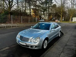 Silber Gebraucht 2007 Mercedes E220 Limousine | 8.000 € (Teuer)