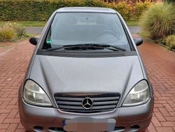 Silber Gebraucht 1998 Mercedes A140 Classic Kleinwagen | 750 € (Guter Preis)
