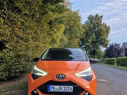 Orange Gebraucht 2019 Toyota Aygo X-clusiv Kleinwagen | 12.550 € (Teuer)