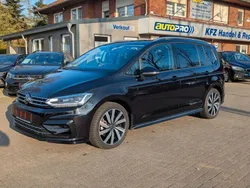 Schwarz Gebraucht 2024 VW Touran R-line Van / Kleinbus | 35.900 € (Fairer Preis)