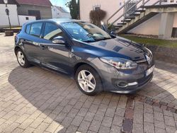 Grau Gebraucht 2014 Renault Mégane III Dynamique Limousine | 4.500 € (Fairer Preis)
