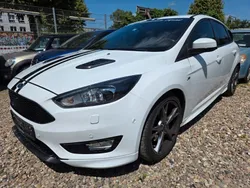 Weiß Gebraucht 2018 Ford Focus ST-Line Limousine | 11.450 € (Superpreis)