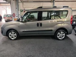 Braun Gebraucht 2012 Opel Combo Van / Kleinbus | 9.700 € (Etwas zu teuer)